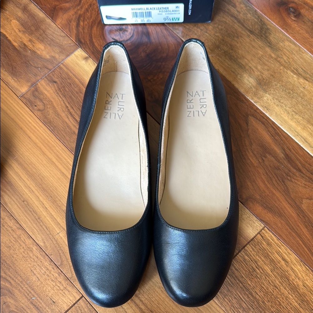 Naturalizer Black Leather Flats